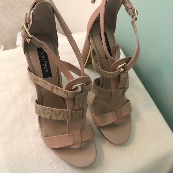 White House Black Market Grommet Detail Sandal 8 - Picture 3 of 9